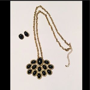 Black and gold Earring set